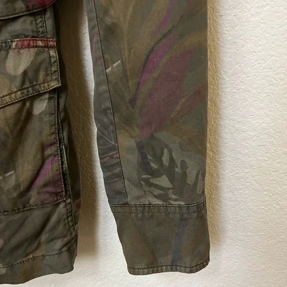 DESIGUALCamoasis Khaki Floral Parka Jacket SS21 Style 21SWEN13Size Medium